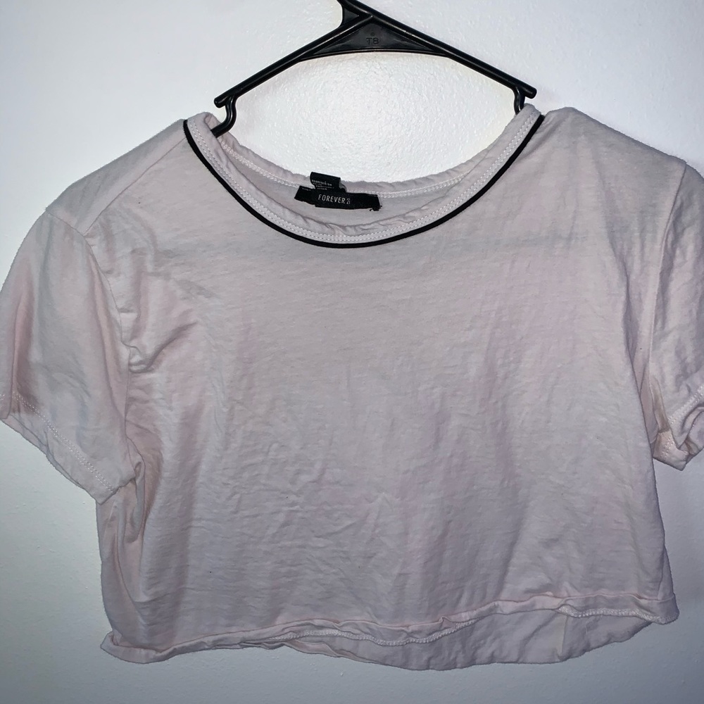Woman’s White Forever 21 T-shirt Small